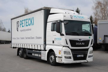 TGX 26.460, podnoszony dach, dostosowany do przewozu wózka widłowego